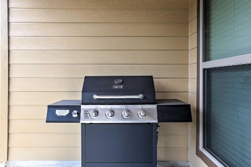 Beautiful Canyon Lake Home with Patio, 1 Mi Boat Ramp image 19